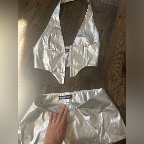 The Kript metallic skort top set - Picture 7 of 16